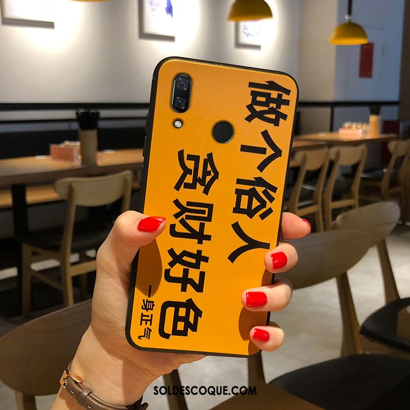 Coque Huawei P Smart+ Jaune Silicone Vent Étui Amoureux Pas Cher