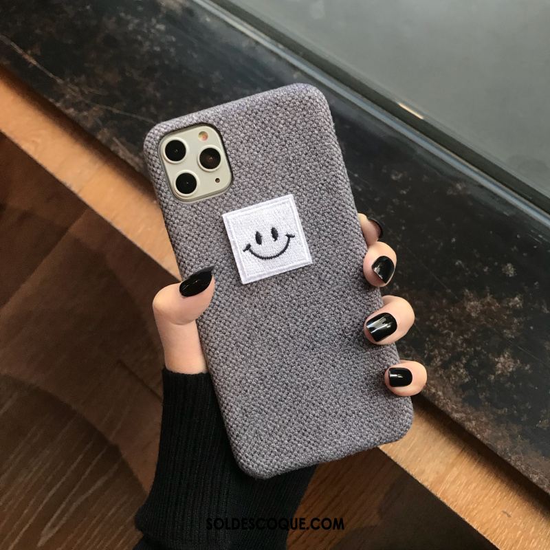 Coque iPhone 11 Pro Max Fluide Doux Charmant Flanelle Souriant Téléphone Portable Soldes