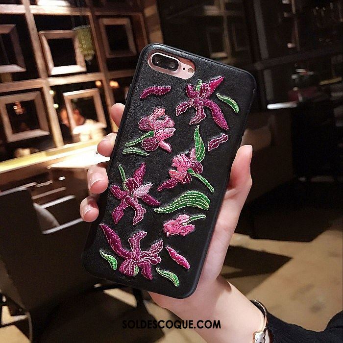 Coque iPhone 8 Plus Broderie Rose Étui En Cuir Fleur Vert France