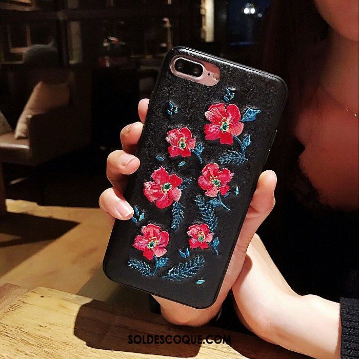 Coque iPhone 8 Plus Broderie Rose Étui En Cuir Fleur Vert France