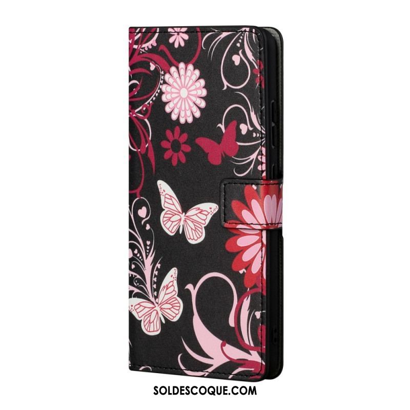 Housse Samsung Galaxy S22 Plus 5G Papillons et Fleurs