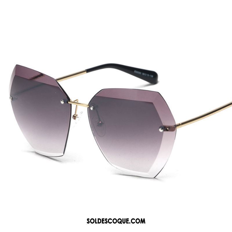 Lunettes De Soleil Femme Visage Rond Tir De Rue Rouge Le Nouveau Violet En Vente