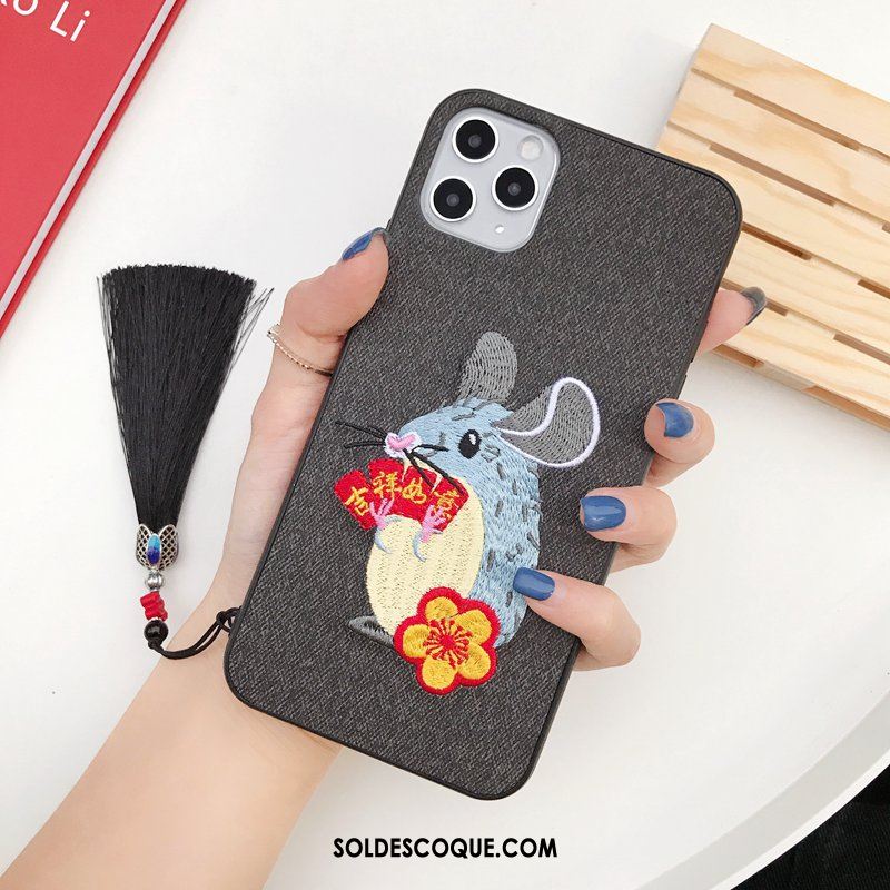 Coque iPhone 11 Pro Max Peluche Broderie Rat Étui Téléphone Portable Soldes