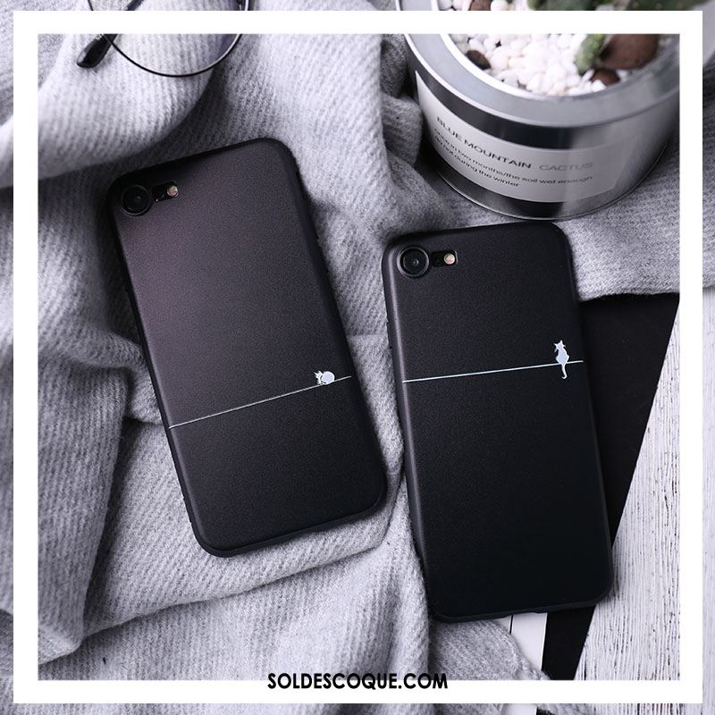 Coque iPhone 7 Tout Compris Gaufrage Fluide Doux Tendance Noir Pas Cher