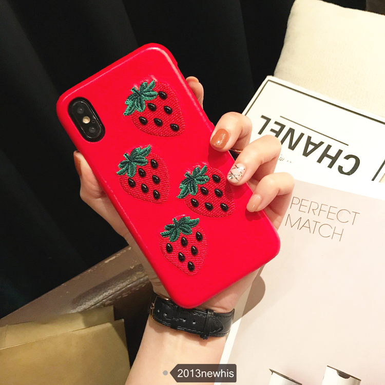 Coque iPhone X Grande Marque Protection Créatif Broderie Fraise Pas Cher